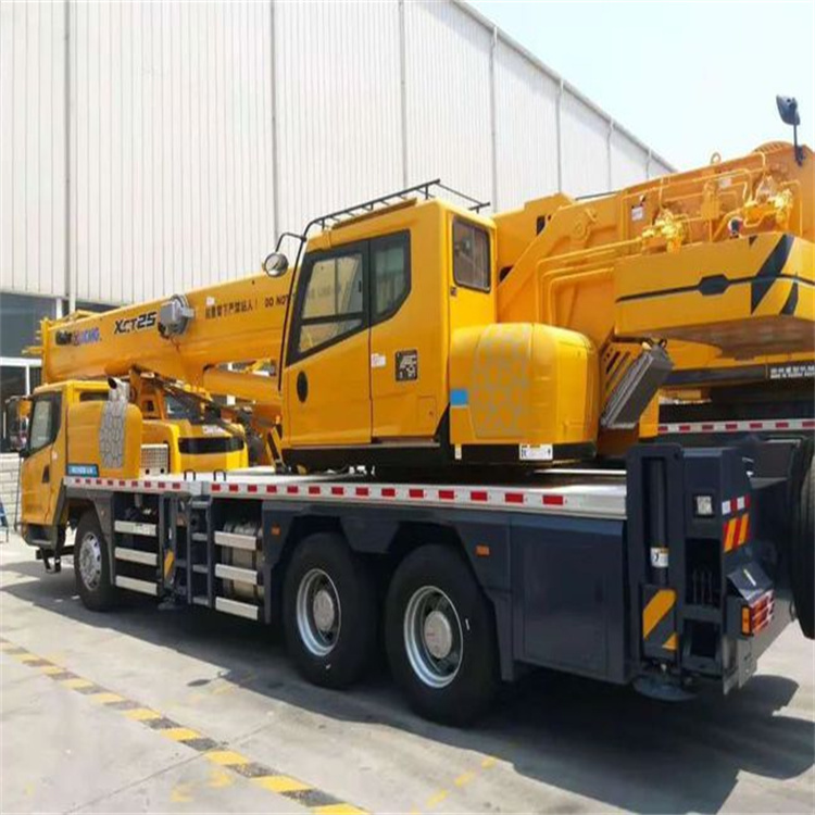 武侯离这最近出租吊车电话